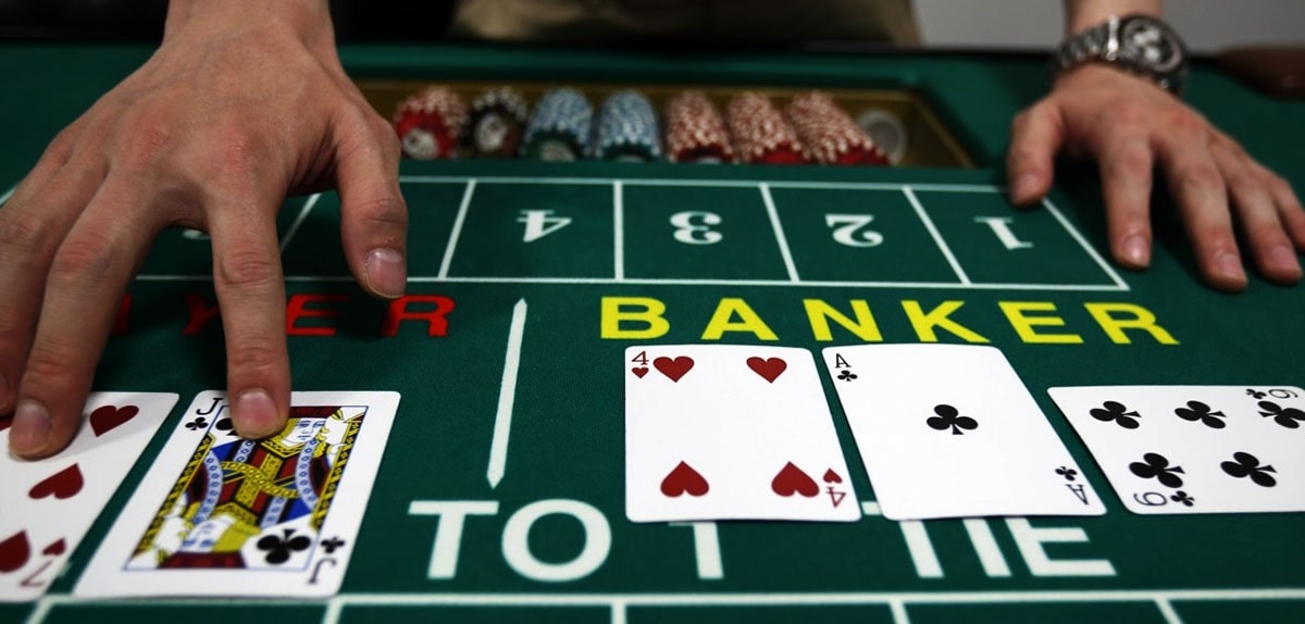 Правила та комбінації карткової гри баккара